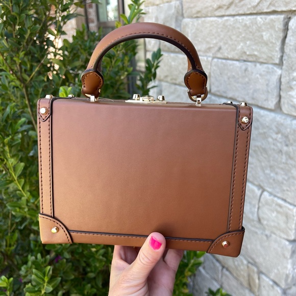 ππBrand New Michael Michael Kors
Island Escape Theodora Md Cross Body Bagππ - Picture 8 of 16